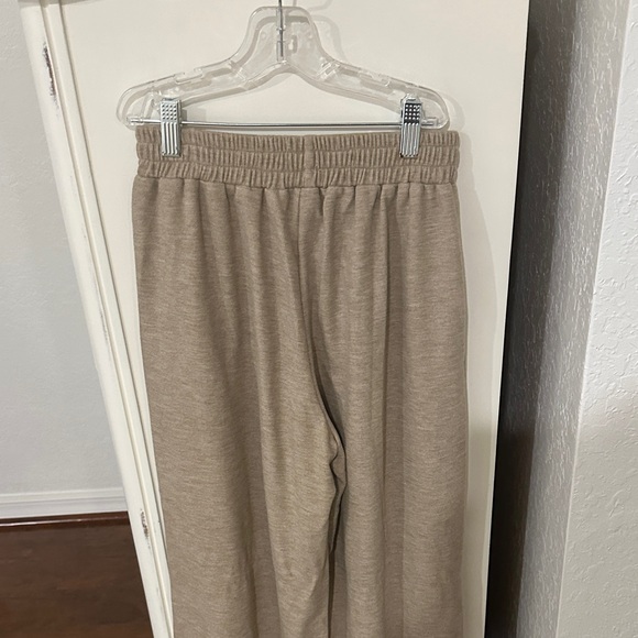 Set - Picture 6 of 10